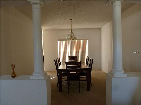 3rd image of 414 Manitoba Dr