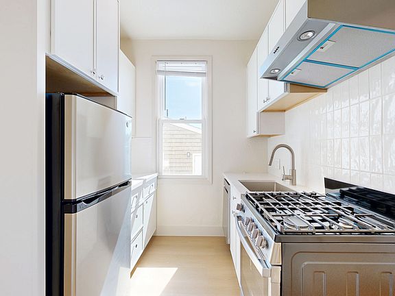 2nd image of 1715 Webster St #303