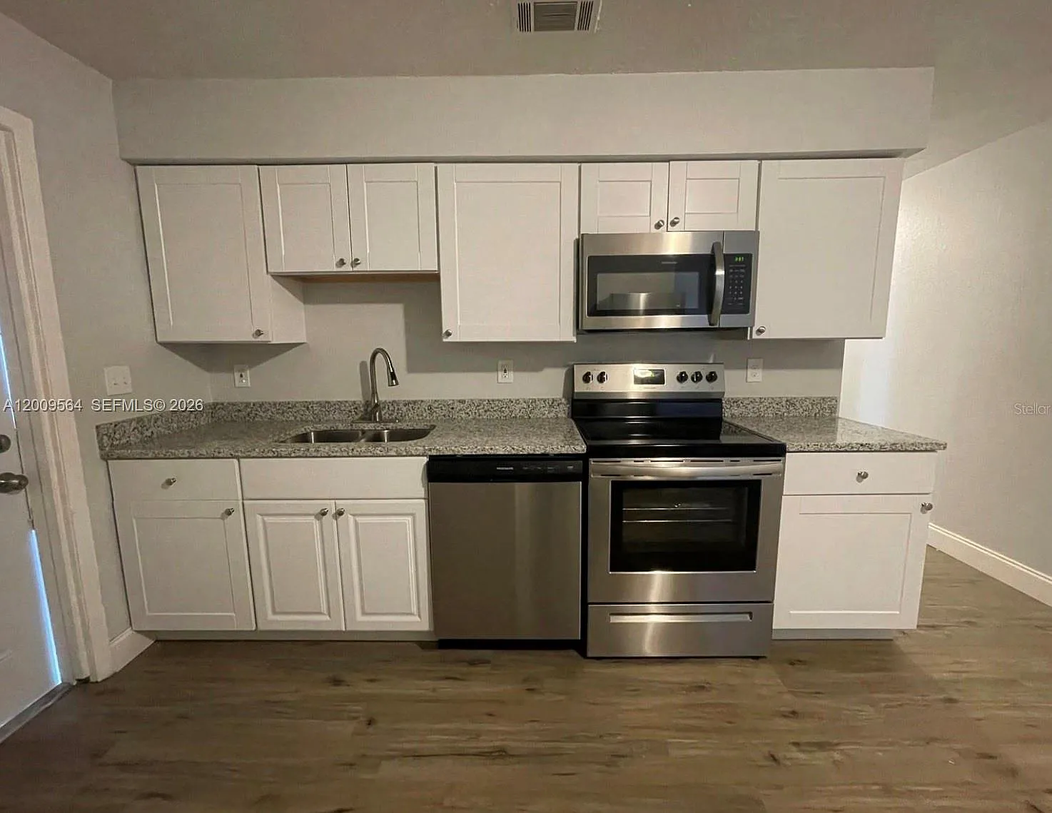 2 bed, 1.0 bath, $1,500 — Photo 3