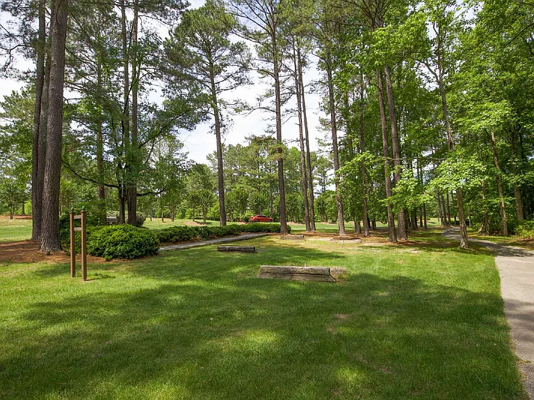 305 Skipping Water Dr — Photo 66