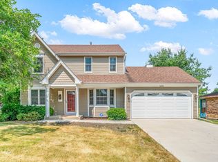 1078 Almond Dr, Aurora, IL