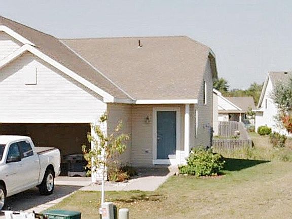 2nd image of 1946 Knollwood Cir