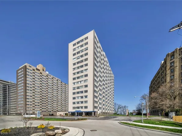 12520 Edgewater Dr APT 806, Lakewood, OH 44107