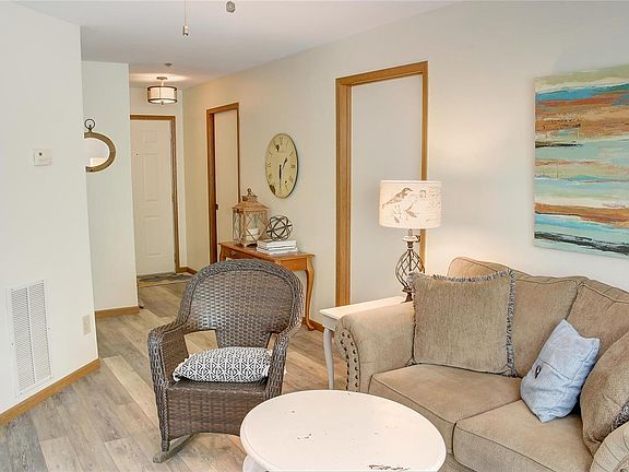 4th image of 16560 Victoria Crossing Dr Unit I