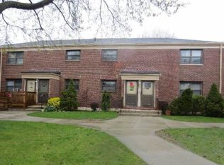 7311 220th St, Flushing, NY 11364
