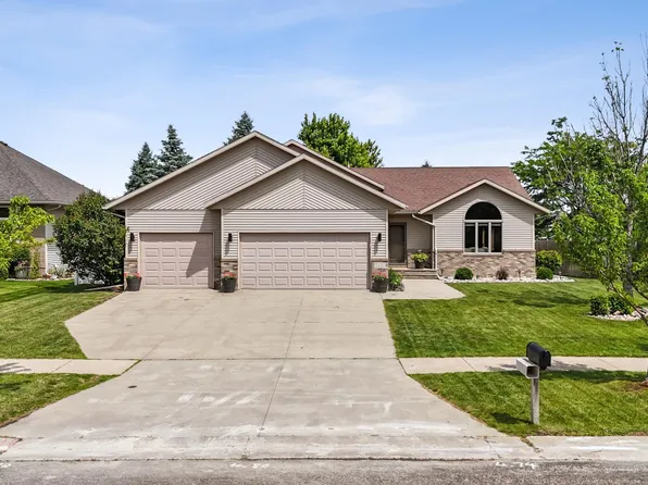 1421 55th Ave S, Fargo, ND 58104
