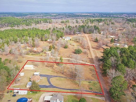4th image of 1613 Greenwood Dr
