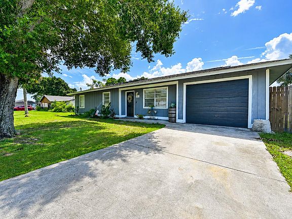 3rd image of 4703 Myrtle Drive