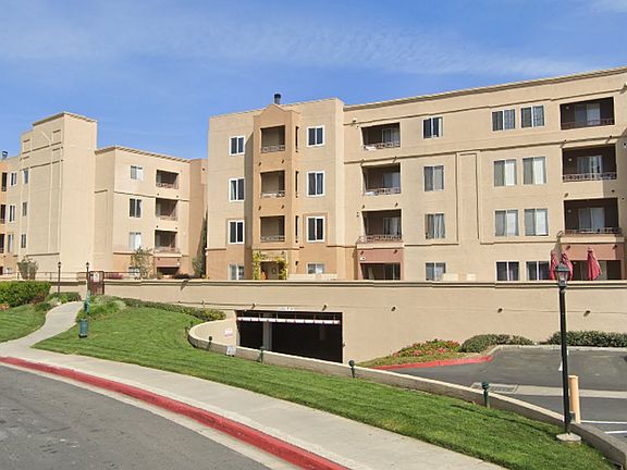 3rd image of 3520 Lebon Dr Unit 5106