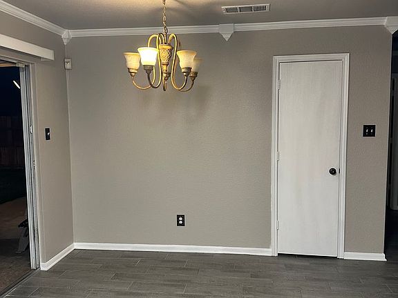 5th image of 2905 Lantana Dr