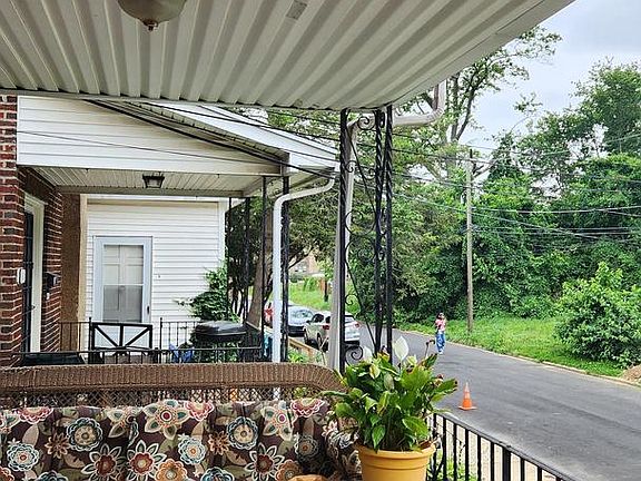 5th image of 164 Woodland Ave