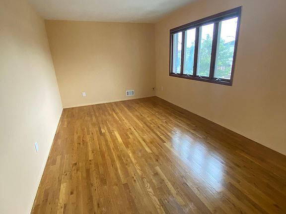 5th image of 2365 E 72nd St