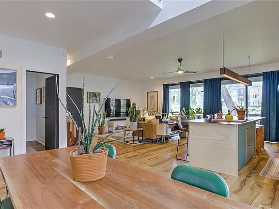 5th image of 2634 Tracy Ave