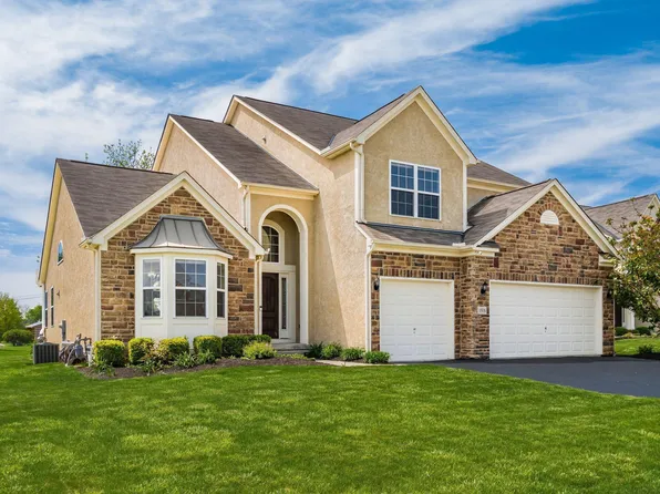 1916 Orangelake Dr, Lewis Center, OH 43035