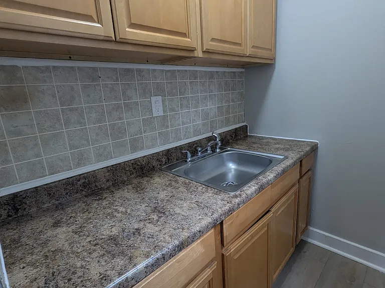 75 Woolsey St #2 — Photo 8