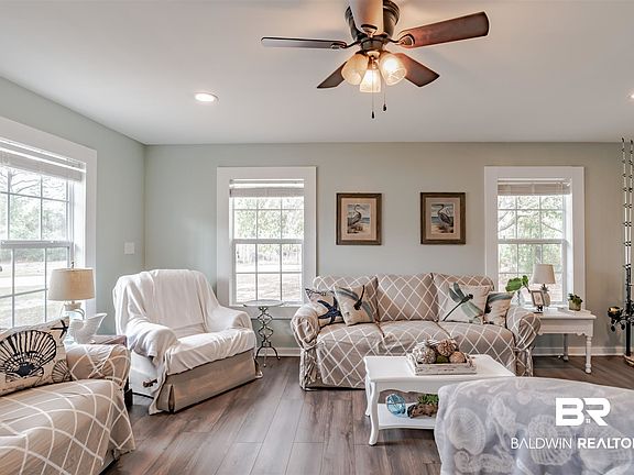 5th image of 610 Gulf Way Dr
