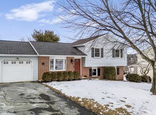 114 Ironstone Dr, Lititz, PA 17543