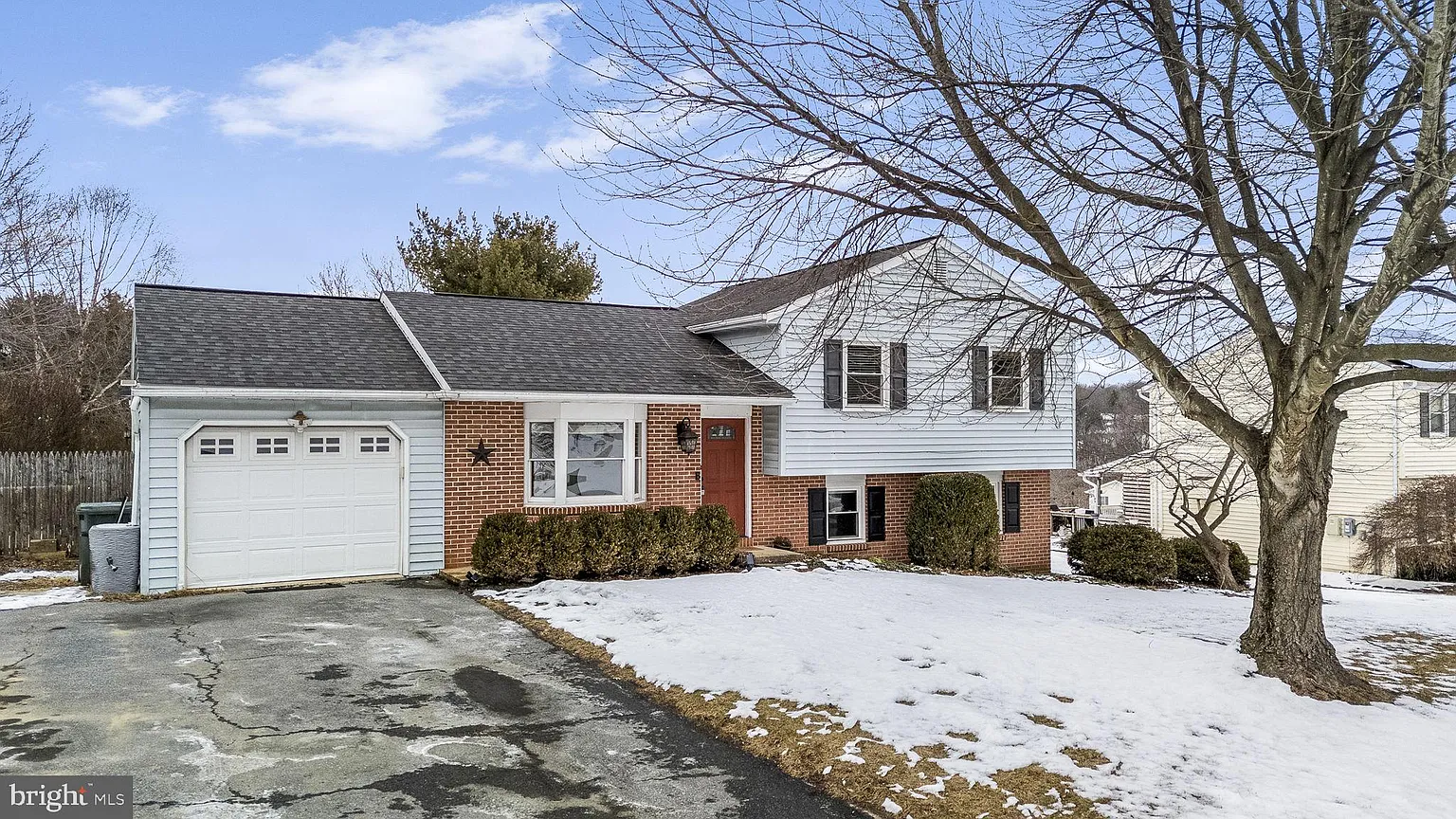 114 Ironstone Dr photo 1