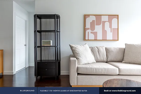 Rented by The Blueground | media 4