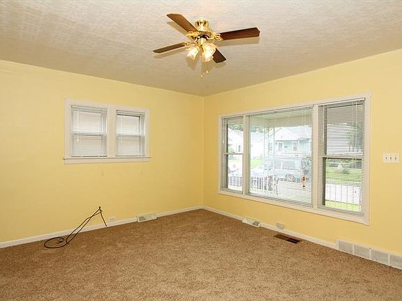 2nd image of 1726 Gummer Ave