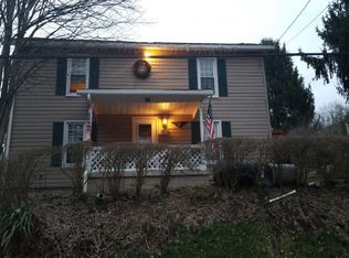 975 Yukon Rd, Ruffs Dale, PA 15679