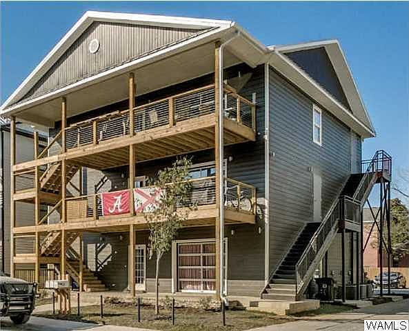 1st image of 821-825 Parkview Dr