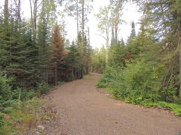24 S Shore Dr, Grand Marais, MN 55604