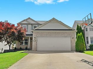 1032 Tudor Ln, Howell, MI 48843