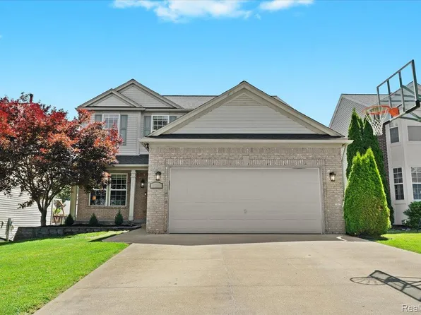 1032 Tudor Ln, Howell, MI 48843