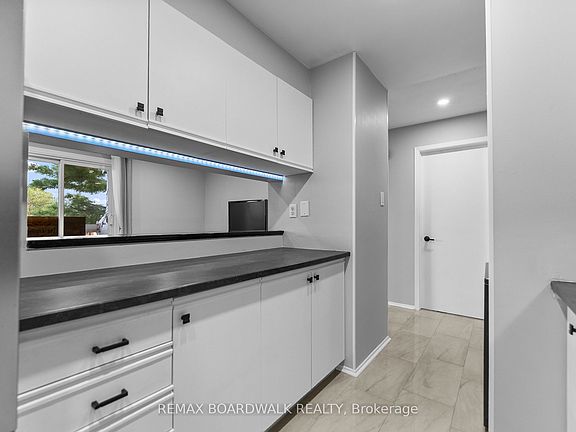 5th image of 218 Viewmount Dr #308