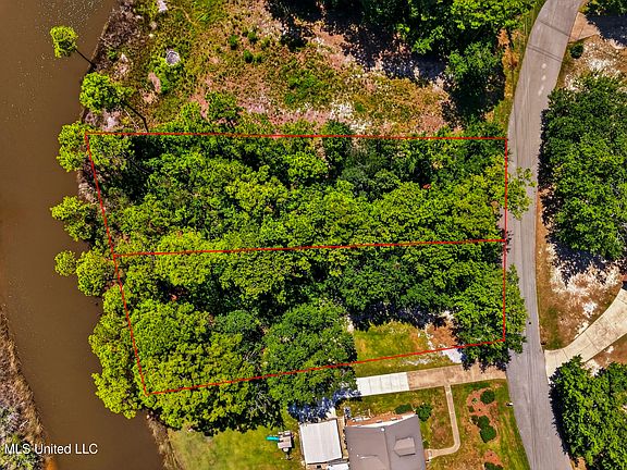 2nd image of Enarc Dr Lot 37