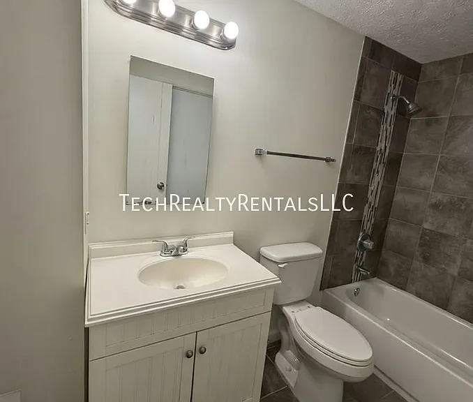 9432 Lexington Cir #G-1 — Photo 23