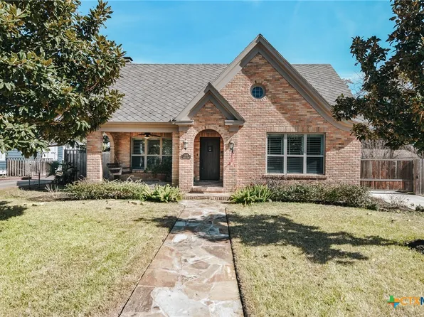 1404 N Glass St, Victoria, TX 77901