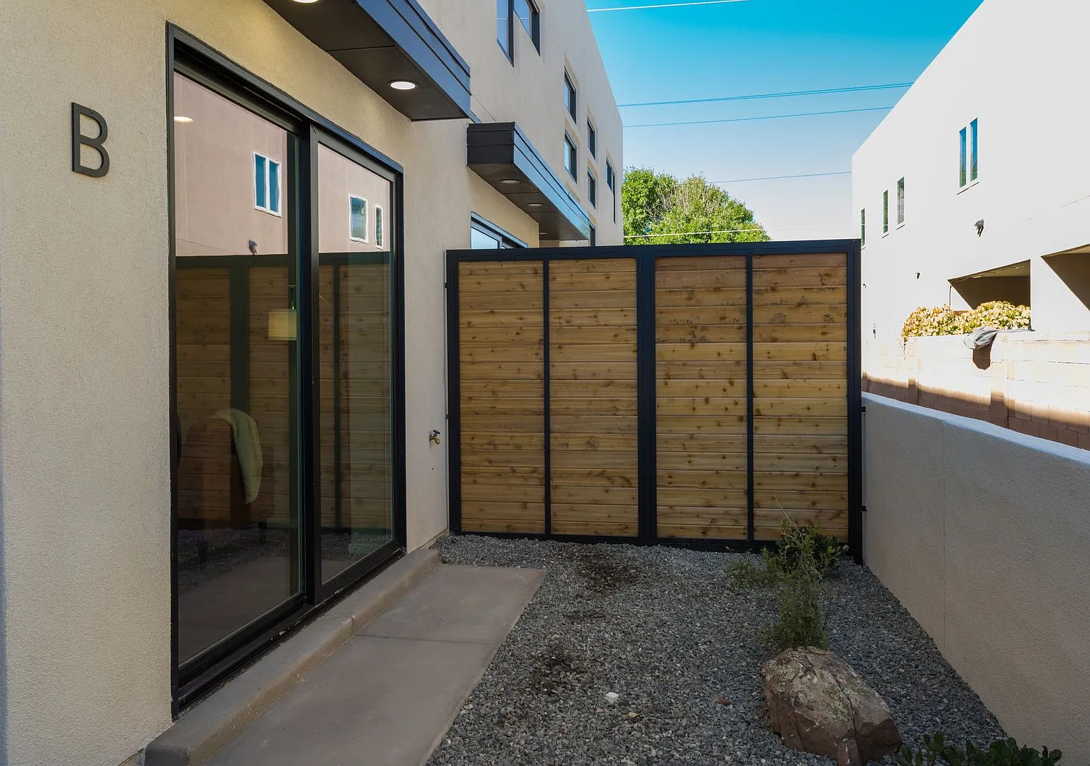 Immediate Move In Available! — Photo 4