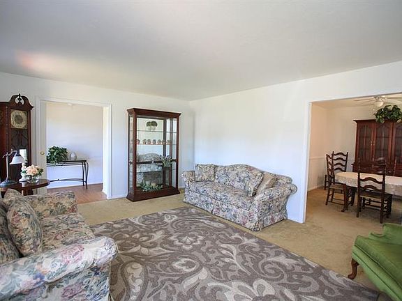 4th image of 4422 Manner Dale Dr