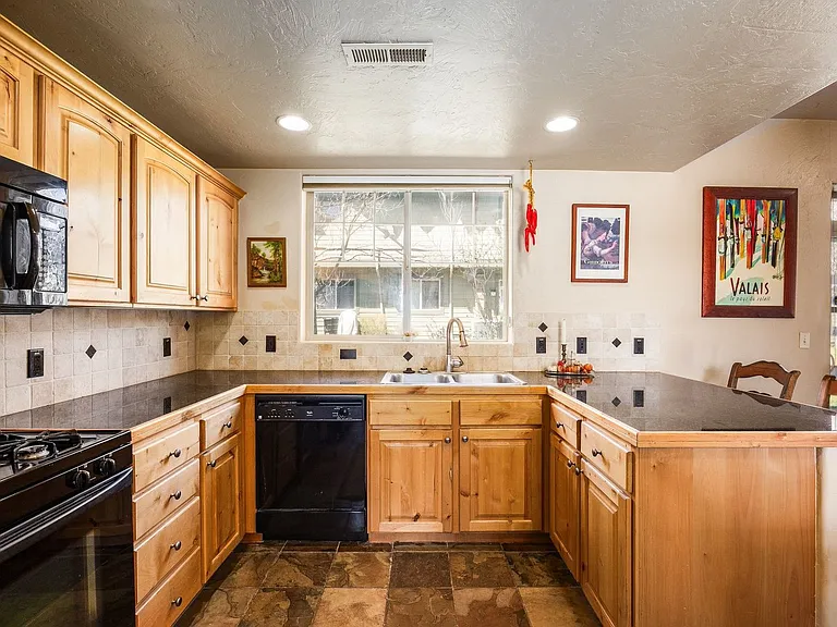 6144 N Fox Point Cir #C2 — Photo 7