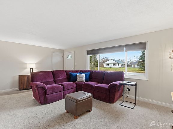 2nd image of 3839 Saranac Dr