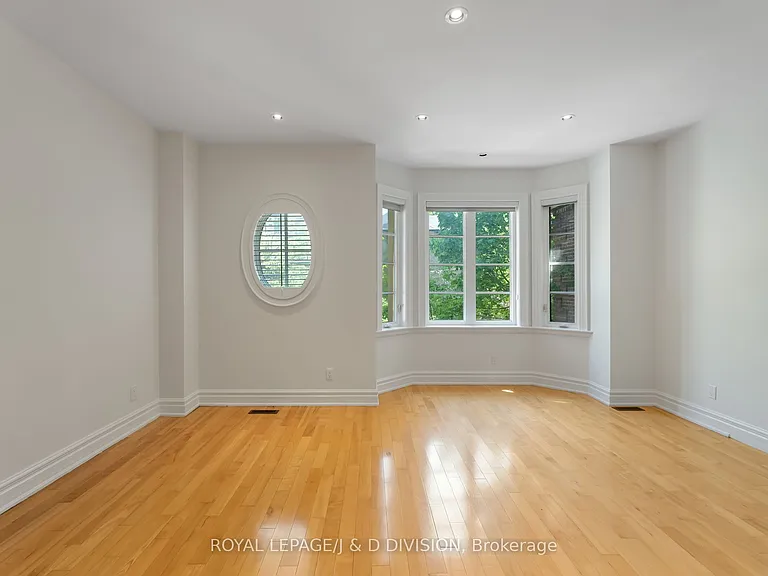 6 Huntley St — Photo 23