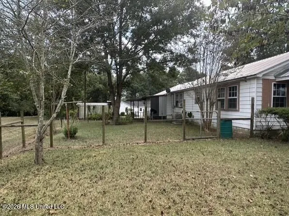 507 Dorothy St, Philadelphia, MS 39350
