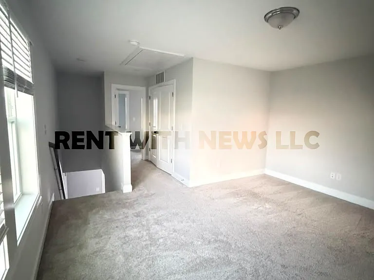 529 Eversden Dr — Photo 11