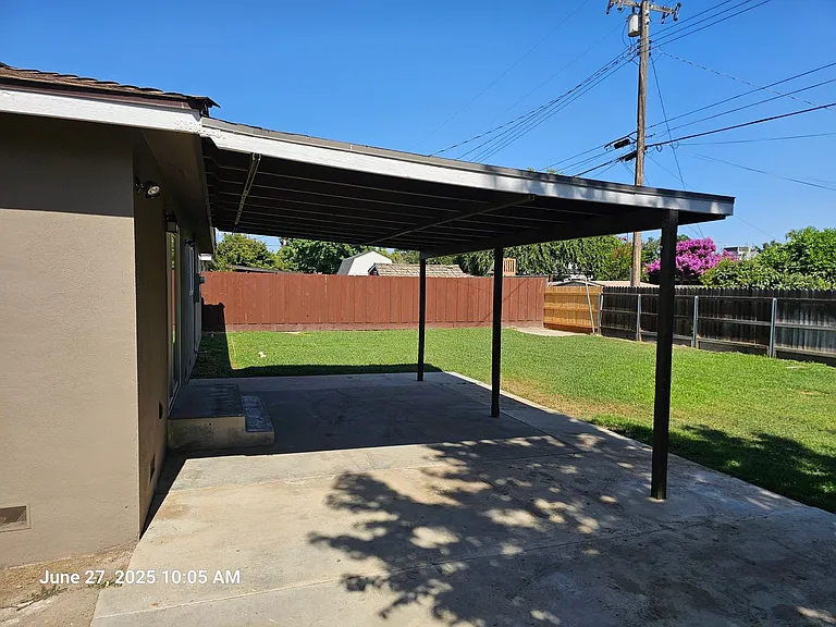 1706 E Burton Ave — Photo 2