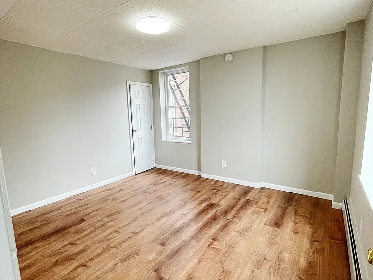 737 Burns St #1 — Photo 9