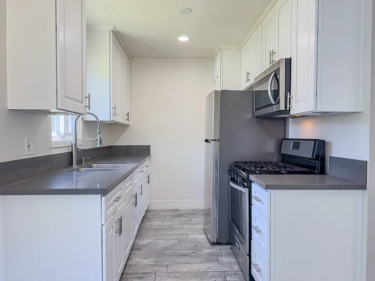 2721 Cabrillo Ave #A — Photo 7