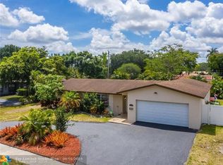 5602 SW 1st St, Plantation, FL 33317
