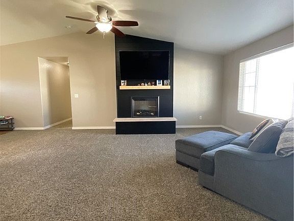 5th image of 2236 Iron Dr