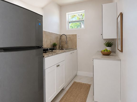 5th image of 19831 Kingston Dr #2