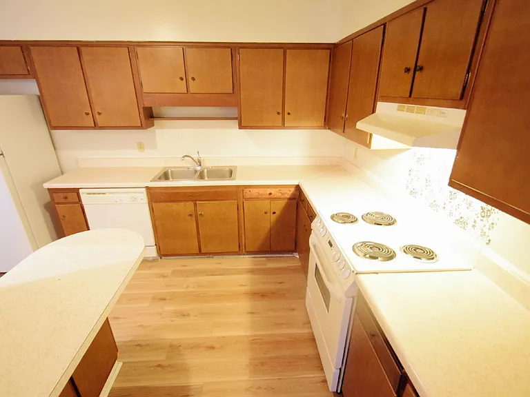 599 Winding Creek Rd #B — Photo 3