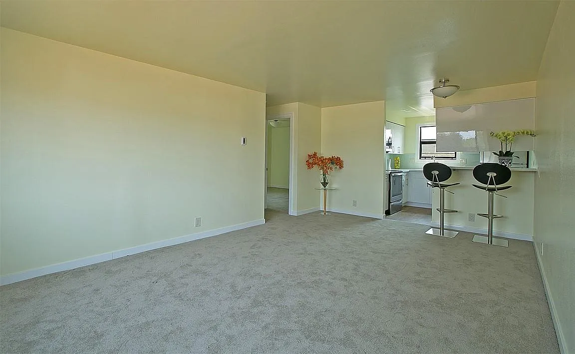 1 bed, 700 sqft, $1,400 — Photo 1