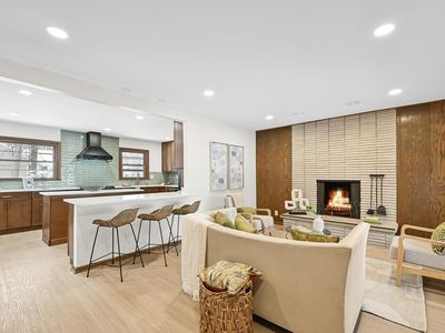 7711 North Van Dyke ROAD, Fox Pt, WI, 53217