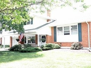 1st image of 22 White Clay Cres